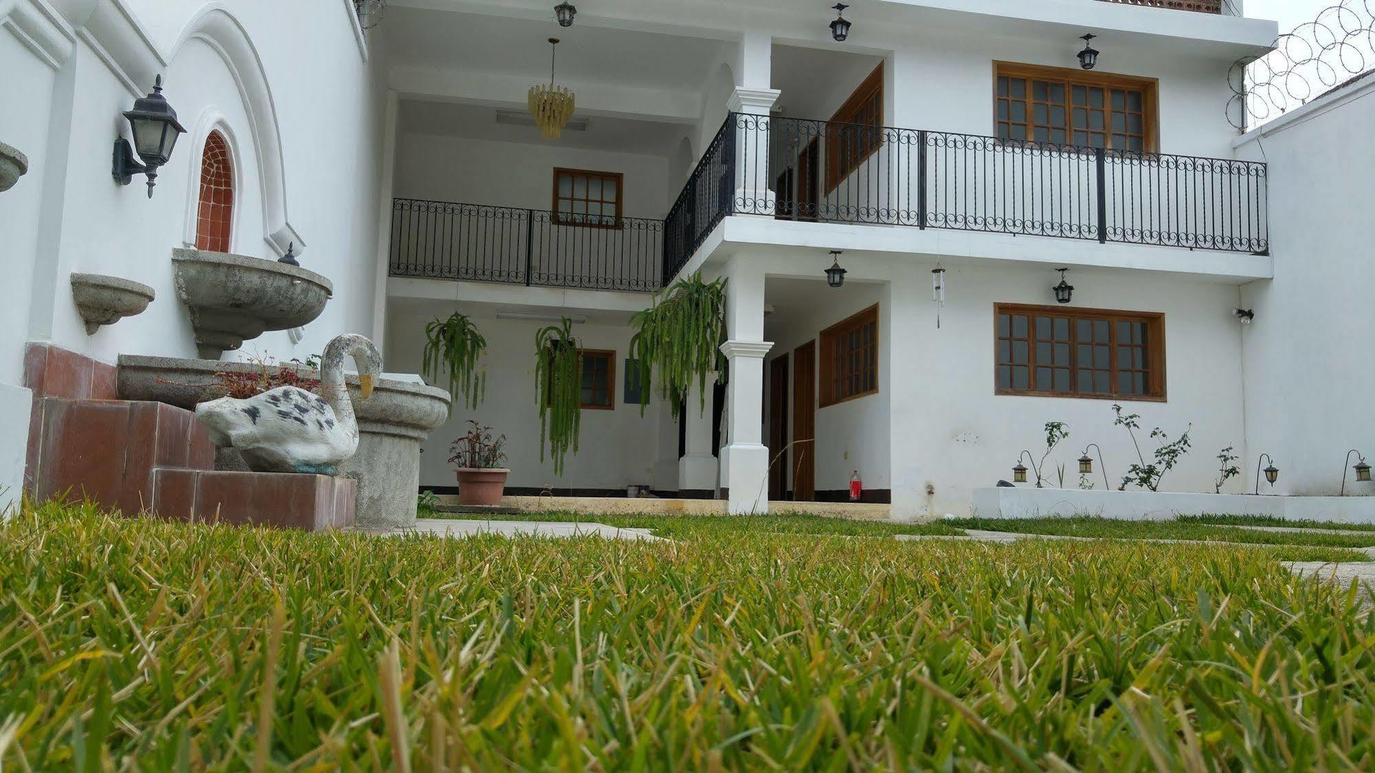 Ixkanul Antigua Hotel Extérieur photo
